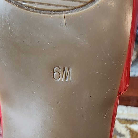 Guess Red Glossy Patent Leather Spike Peep Toe Heels Size 6M - Picture 12 of 16